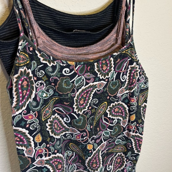 3 pack of LOFT tank tops - Picture 3 of 10
